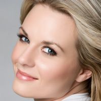 woman with mesmerizing eyes