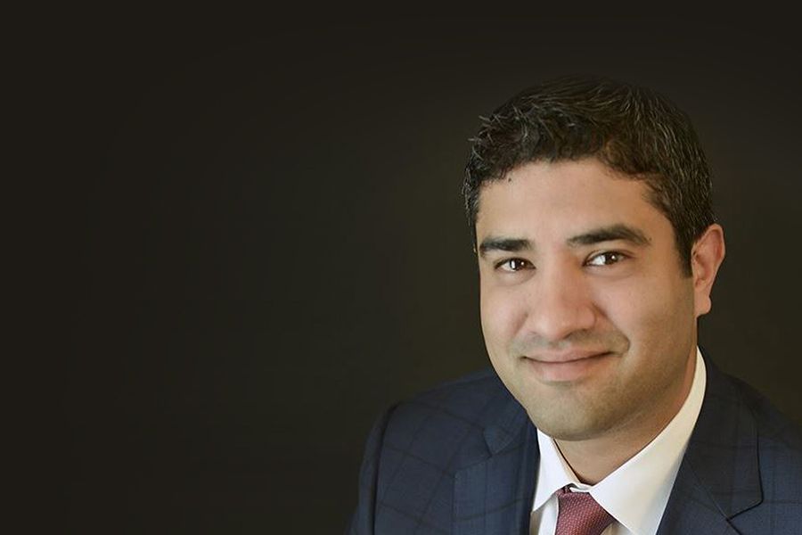 Dr. Ravi Tandon's headshot